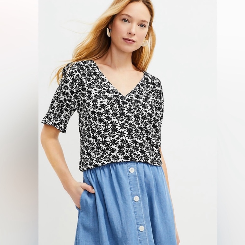 NWT Loft Black & White Daisy Puff Sleeve Top - L